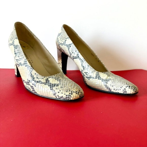 Charles Jourdan  Designer shoes size 8M - Picture 1 of 13